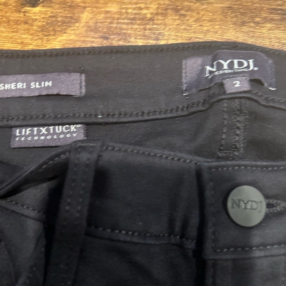 NYDJ Sheri Riveted Black Jeans Size 2 NWT - Picture 3 of 6